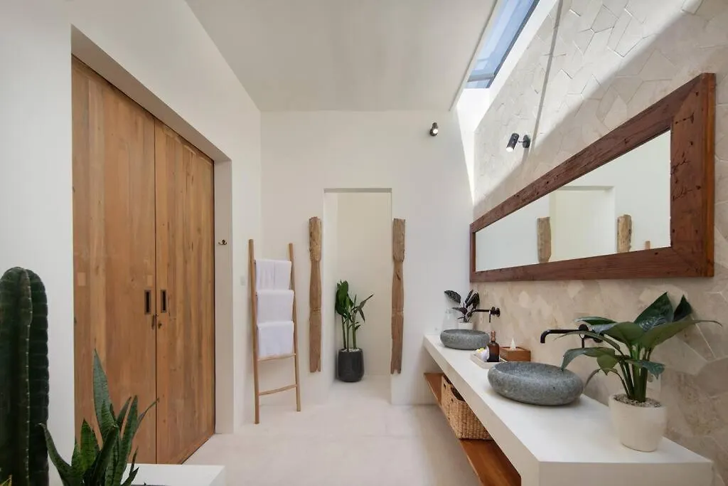 Villa Pawikan Gorgeous 4 Beds Villa In The Heart Of Seminyak